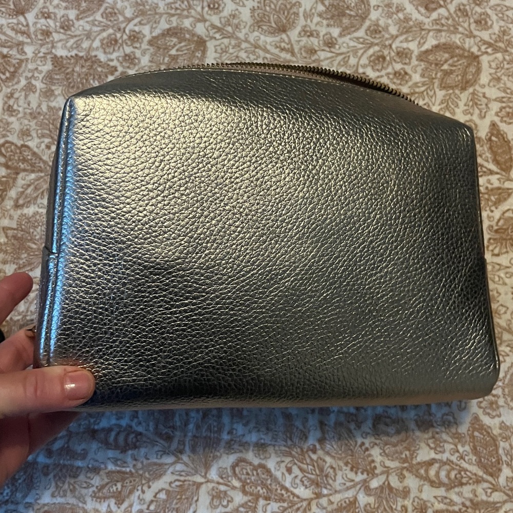 Cuyana Tech case